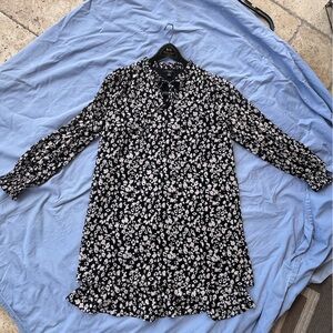 Ann Taylor Black and Cream Patterned Blouse